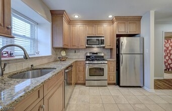 17 Heritage Dr in Chatham Township, NJ - Building Photo - Building Photo