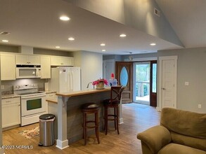 1328 Spring Lake Dr in Southport, NC - Building Photo - Building Photo