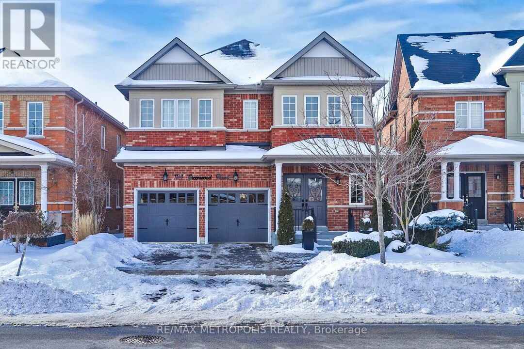 124 Greenwood Rd in Whitchurch-Stouffville, ON - Building Photo