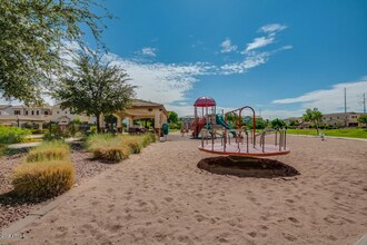 4698 E Laurel Ave in Gilbert, AZ - Building Photo - Building Photo