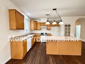 12261 Luna Rd in Victorville, CA - Building Photo - Building Photo