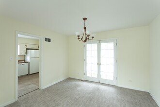 140 Arlington Ave, Unit 2 in Elmhurst, IL - Building Photo - Building Photo