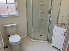 6914 N Vista St in San Gabriel, CA - Foto de edificio - Building Photo