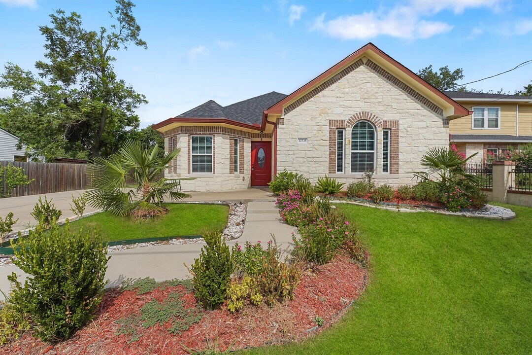 12725 Arp St in Houston, TX - Building Photo