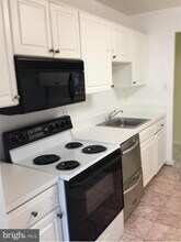 5817 Edson Ln in Rockville, MD - Building Photo - Building Photo