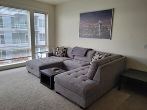 400 Washington Ave, Unit 310 in Bremerton, WA - Foto de edificio - Building Photo