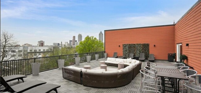 property at 525 Parkway Dr NE