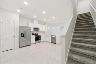 3082 Emerald Acrs Ln in Sanford, FL - Building Photo - Building Photo