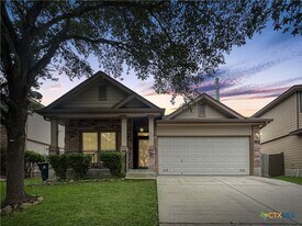 2384 Medina Dr in New Braunfels, TX - Building Photo