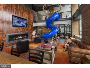 234 N Christopher Columbus Blvd in Philadelphia, PA - Building Photo - Building Photo