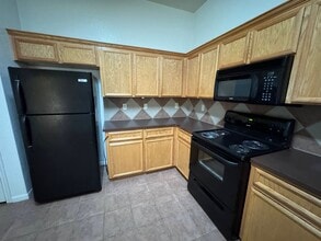 1204 Cinch Dr, Unit Unit A in Killeen, TX - Foto de edificio - Building Photo