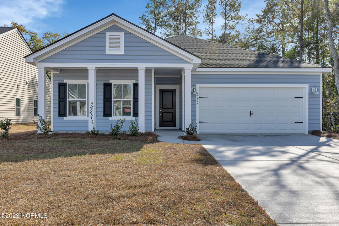 9069 Little Osprey Dr in Carolina Shores, NC - Building Photo