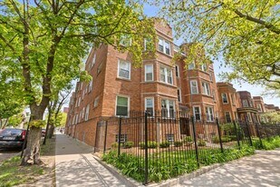 1733 W Winnemac Ave, Unit 2 in Chicago, IL - Building Photo