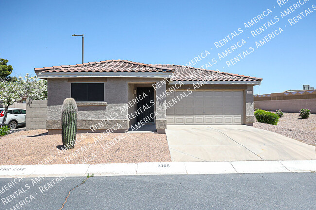 property at 2305 E Spruce Dr