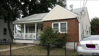 530 Beach St, Unit 1 in Revere, MA - Building Photo