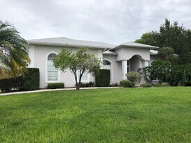 62 B Moore Rd in Haines City, FL - Building Photo