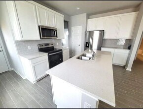 489 Unforgiven Ln in Jarrell, TX - Building Photo - Building Photo