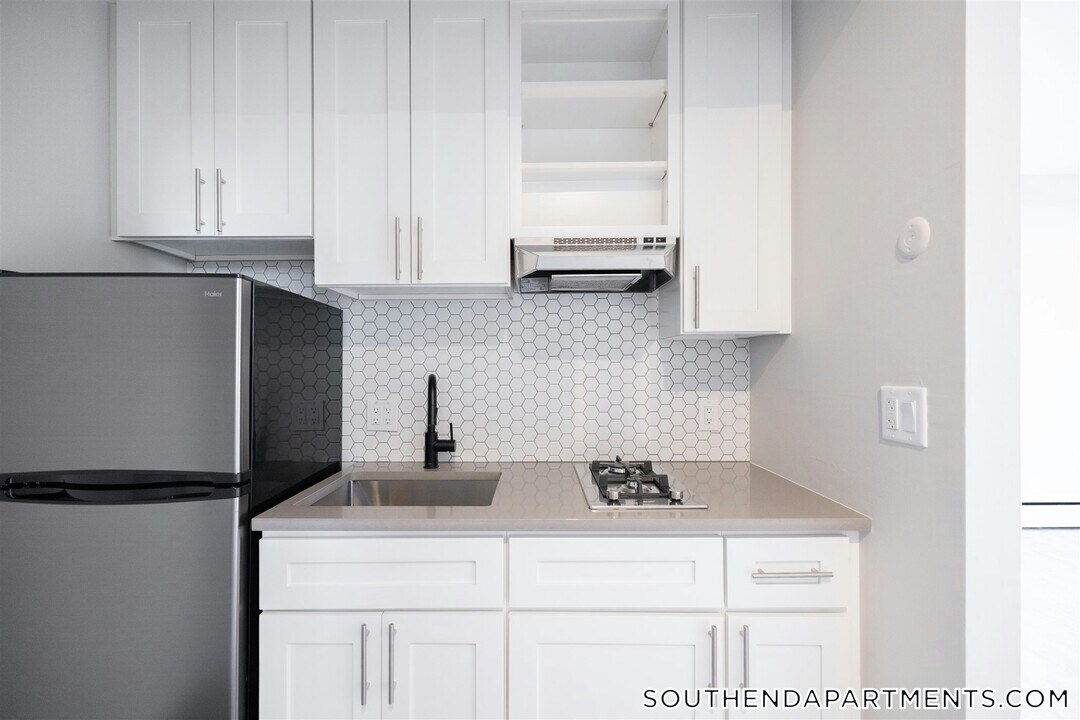 158 St Botolph St in Boston, MA - Building Photo