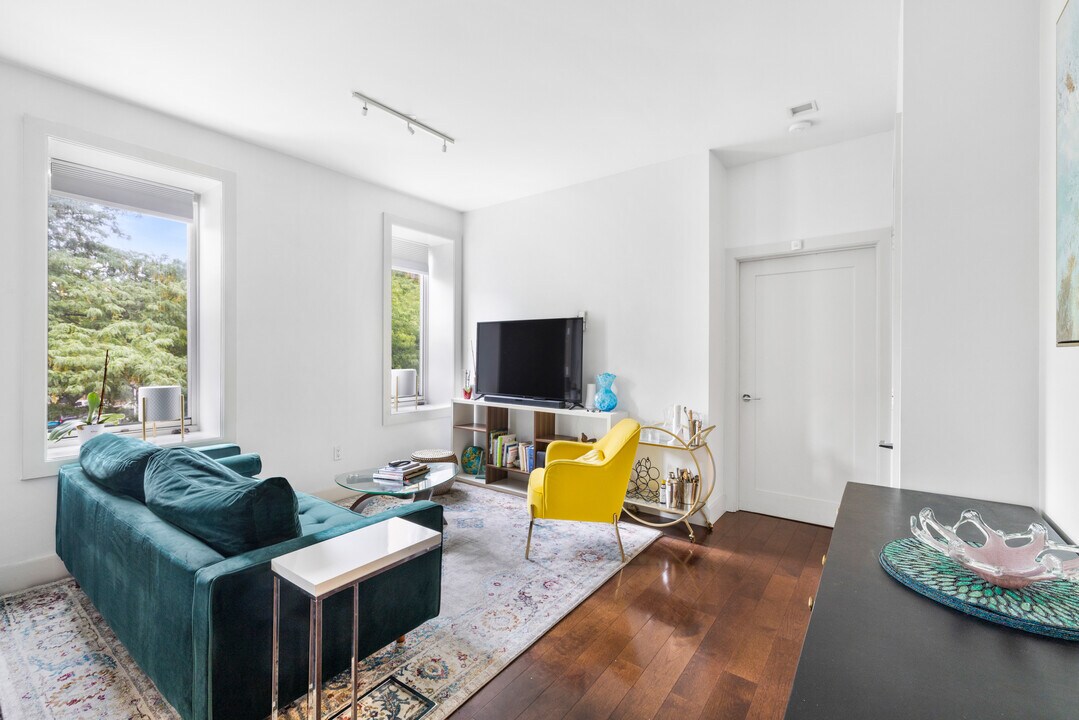 318 W 142nd St, Unit 2A in New York, NY - Building Photo