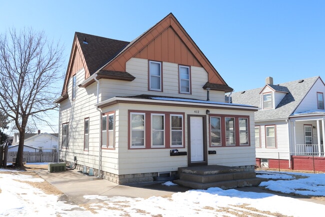 412 W 14th St, Unit B in Hays, KS - Building Photo - Building Photo