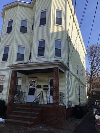 36 Melendy Ave in Watertown, MA - Foto de edificio