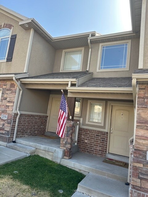 2056 Evans Cove Loop in Layton, UT - Building Photo