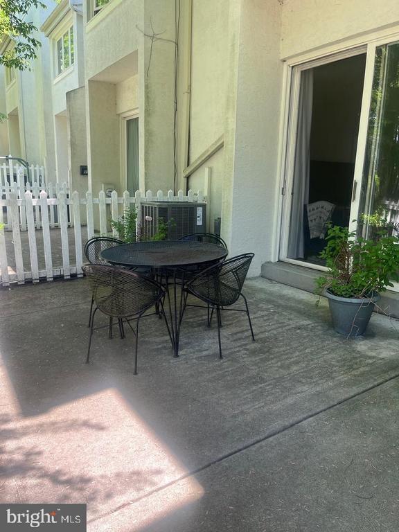property at 113 Montrose Ave