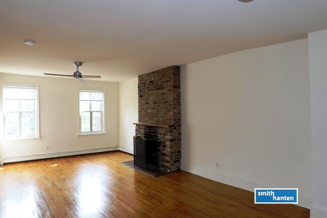 393 Pacific St, Unit 3