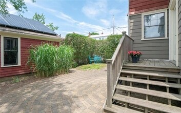 446 Broadway, B in Newport, RI - Building Photo - Building Photo