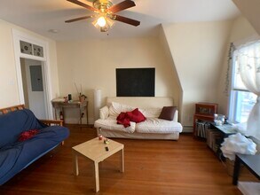 166 Magazine St, Unit 1 in Cambridge, MA - Foto de edificio - Building Photo