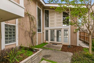 2957 Seaview Ave in Ventura, CA - Building Photo - Building Photo