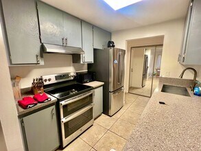 66 Fairmount Ave in Oakland, CA - Building Photo - Building Photo