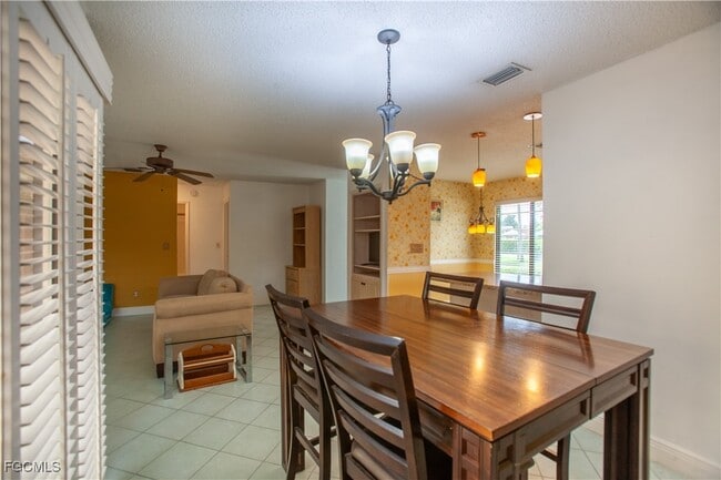 property at 1426 Park Shore Cir