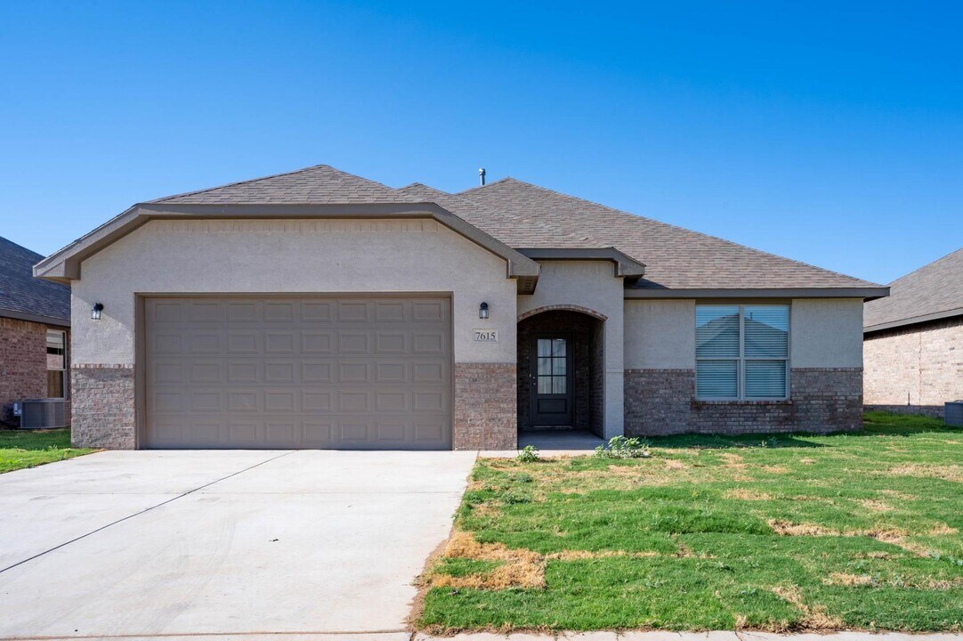7615 60th St in Lubbock, TX - Building Photo