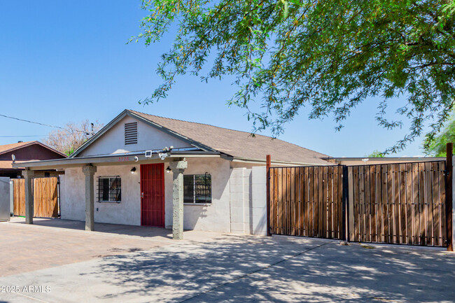 2726 W Durango St in Phoenix, AZ - Building Photo - Building Photo