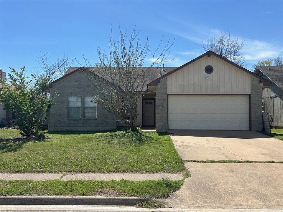 1113 York Castle Dr in Pflugerville, TX - Building Photo
