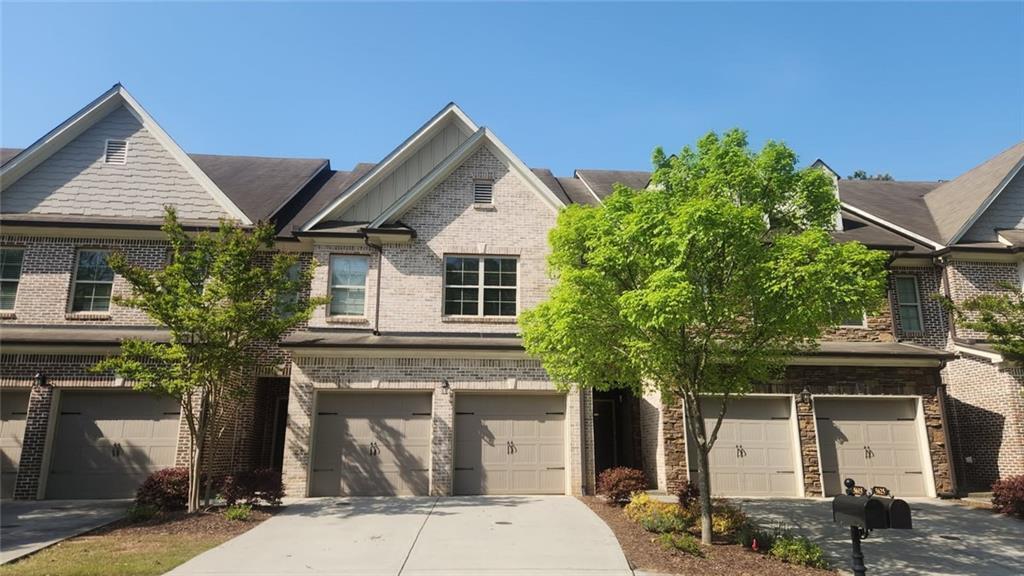 5615 Bright Cross Wy in Suwanee, GA - Foto de edificio