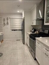 802 Pine Brook Dr in Peabody, MA - Building Photo - Building Photo