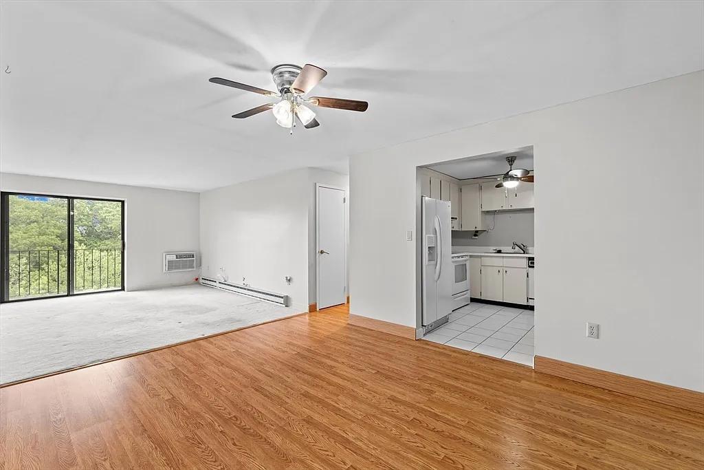 1321 Worcester Rd in Framingham, MA - Building Photo