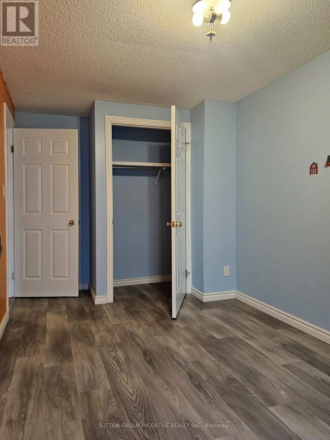 6767 Thorold Stone Rd in Niagara Falls, ON - Building Photo - Building Photo