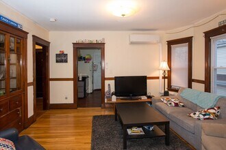 19 Sunset St, Unit 2 in Boston, MA - Building Photo - Building Photo