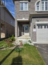 16 Denny St in Ajax, ON - Building Photo - Building Photo