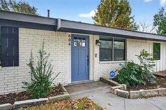 604 E Summit St in Sherman, TX - Building Photo - Building Photo