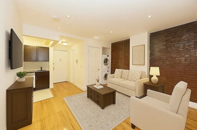 324 E 14th St in New York, NY - Building Photo - Building Photo