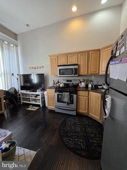 1609-1611 Mt Vernon St, Unit 1 in Philadelphia, PA - Foto de edificio - Building Photo