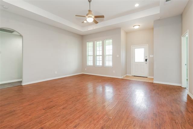 623 Green Mound Dr in Glenn Heights, TX - Foto de edificio - Building Photo