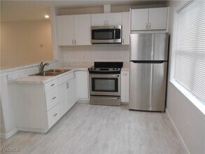 120 Lee Blvd in Lehigh Acres, FL - Building Photo - Building Photo