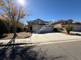 1602 W Ave H-4 in Lancaster, CA - Building Photo