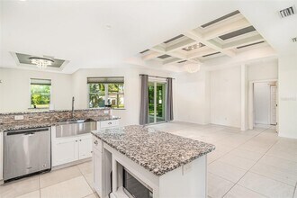 3631 Roderigo Ave in North Port, FL - Foto de edificio - Building Photo