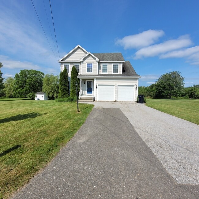 96 Lasalle Dr in Bangor, ME - Building Photo - Building Photo